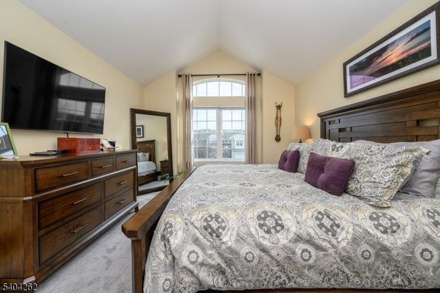 1329 Eagles Nest Ct, Lopatcong Twp., NJ 08886