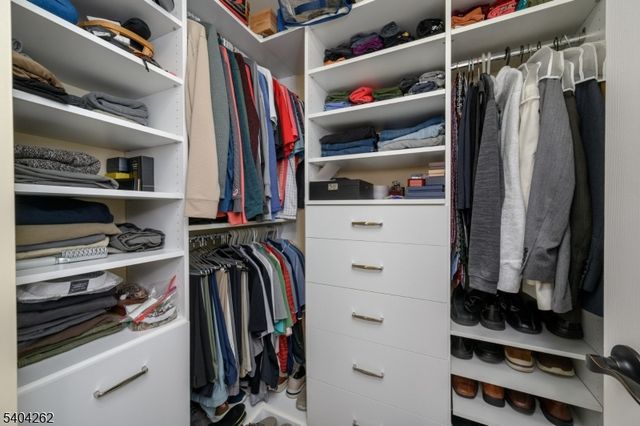 1329 Eagles Nest Ct, Lopatcong Twp., NJ 08886