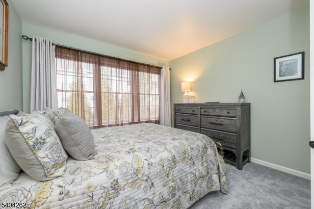 1329 Eagles Nest Ct, Lopatcong Twp., NJ 08886