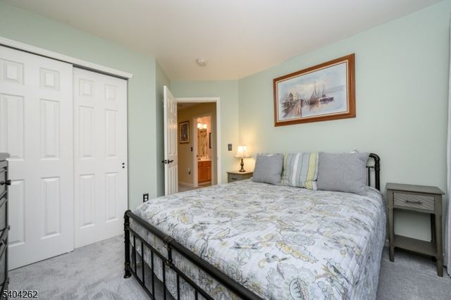 1329 Eagles Nest Ct, Lopatcong Twp., NJ 08886