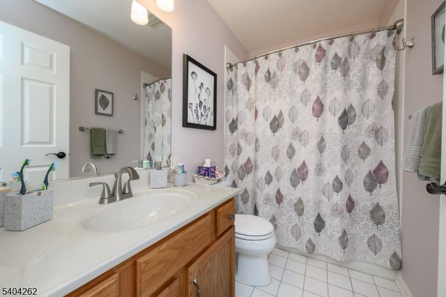 1329 Eagles Nest Ct, Lopatcong Twp., NJ 08886