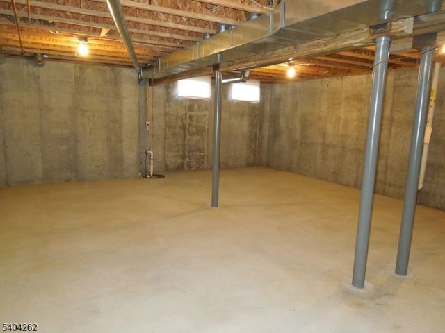 1329 Eagles Nest Ct, Lopatcong Twp., NJ 08886