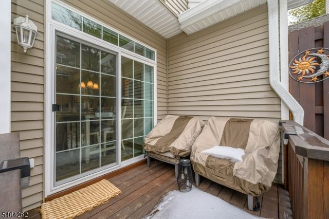 1329 Eagles Nest Ct, Lopatcong Twp., NJ 08886