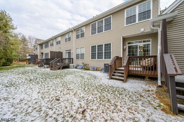 1329 Eagles Nest Ct, Lopatcong Twp., NJ 08886