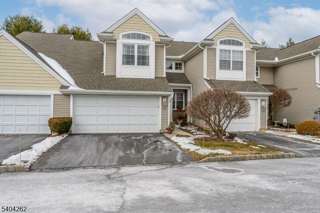1329 Eagles Nest Ct, Lopatcong Twp., NJ 08886