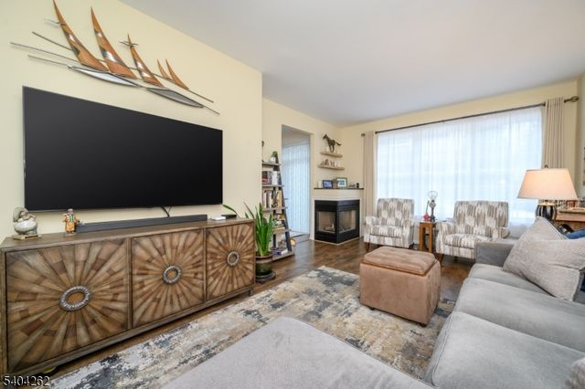 1329 Eagles Nest Ct, Lopatcong Twp., NJ 08886