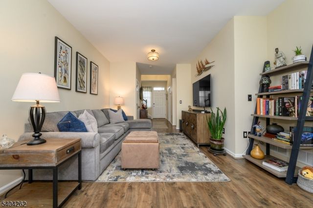 1329 Eagles Nest Ct, Lopatcong Twp., NJ 08886