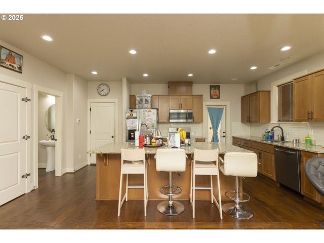 15092 Nw OLIVE St, Portland, OR 97229