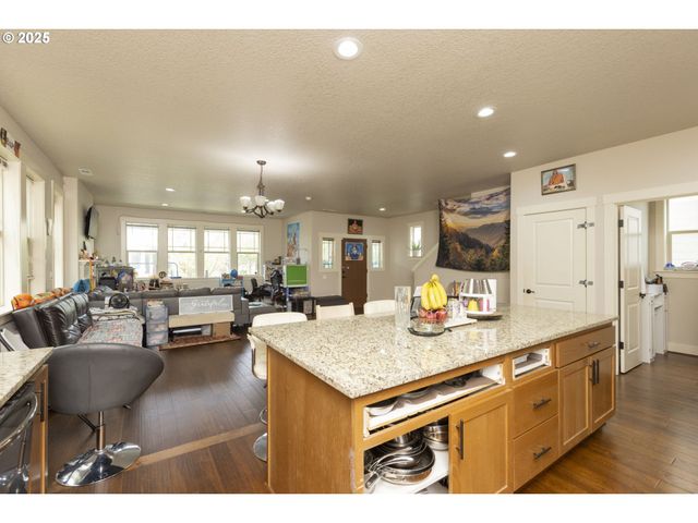 15092 Nw OLIVE St, Portland, OR 97229