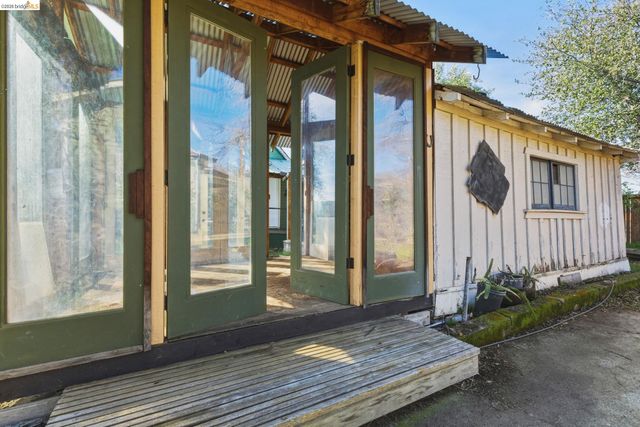 16129 Jacksonville Rd, Jamestown, CA 95327