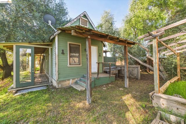 16129 Jacksonville Rd, Jamestown, CA 95327