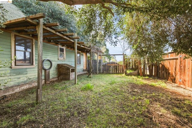 16129 Jacksonville Rd, Jamestown, CA 95327