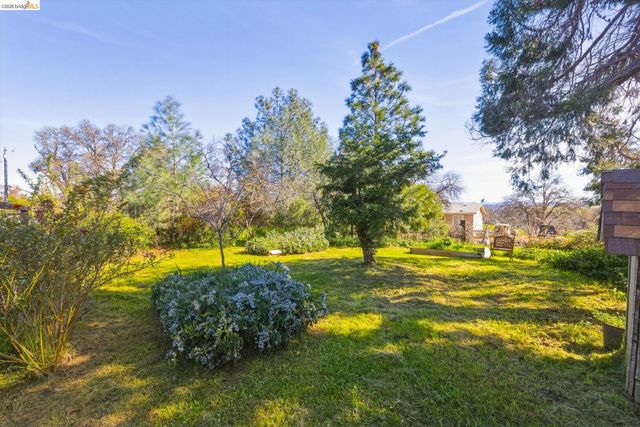 16129 Jacksonville Rd, Jamestown, CA 95327
