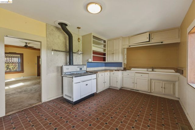 16129 Jacksonville Rd, Jamestown, CA 95327