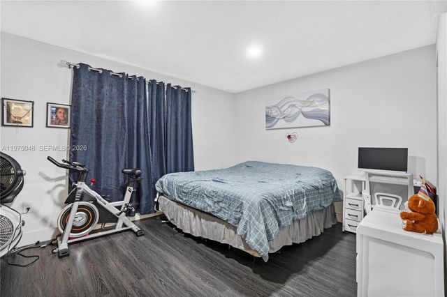 9403 SW 76th St Y17, Miami, FL 33173