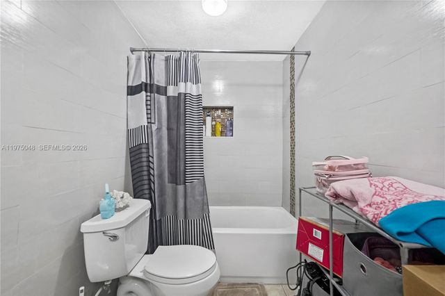 9403 SW 76th St Y17, Miami, FL 33173