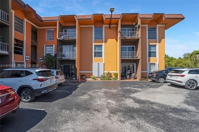 9403 SW 76th St Y17, Miami, FL 33173