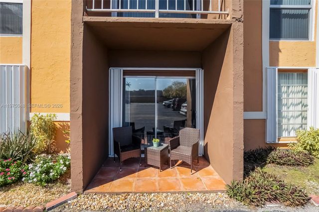 9403 SW 76th St Y17, Miami, FL 33173