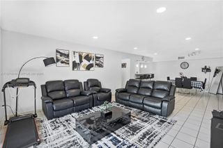 9403 SW 76th St Y17, Miami, FL 33173