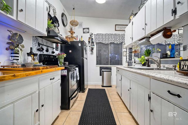 2004 W Beau Terra Drive, Mobile, AL 36618