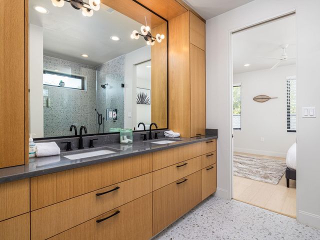 6620 Isabelle DR B, Austin, TX 78752