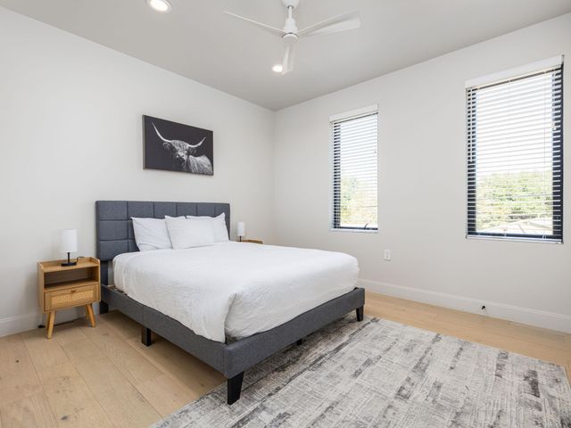 6620 Isabelle DR B, Austin, TX 78752