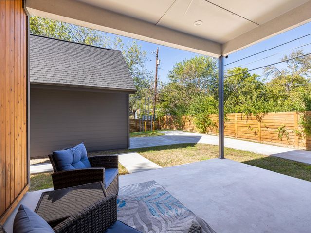 6620 Isabelle DR B, Austin, TX 78752