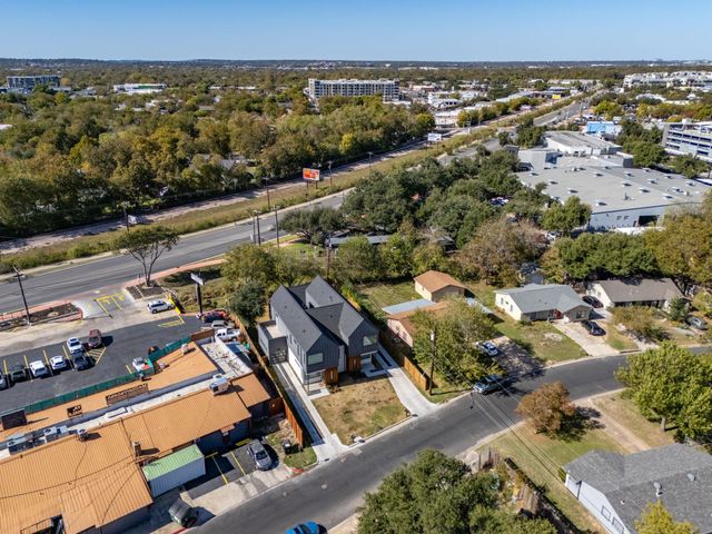 6620 Isabelle DR B, Austin, TX 78752