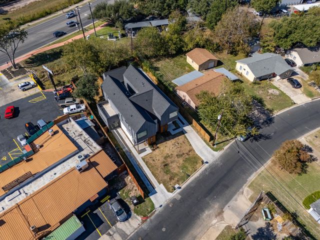 6620 Isabelle DR B, Austin, TX 78752