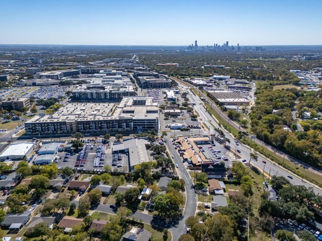 6620 Isabelle DR B, Austin, TX 78752