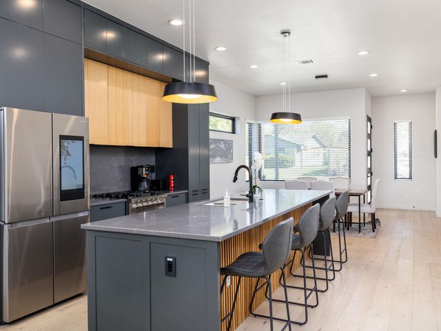 6620 Isabelle DR B, Austin, TX 78752