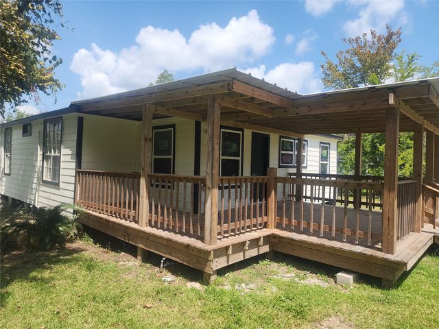 839 Yaupon Street, Clute, TX 77531