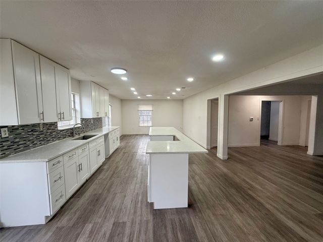 3516 Rio Grande Circle, Dallas, TX 75233