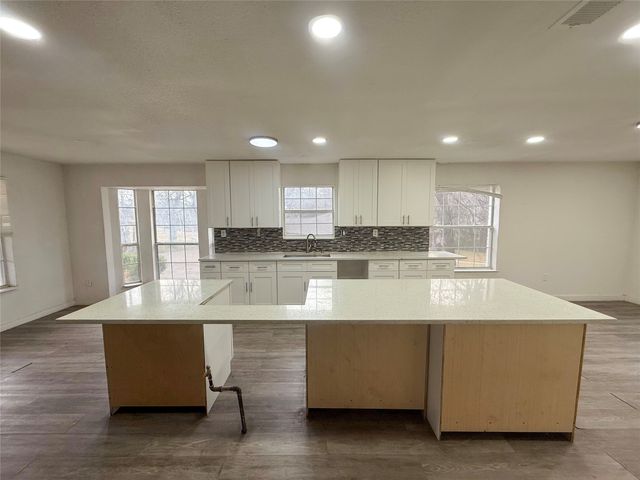 3516 Rio Grande Circle, Dallas, TX 75233