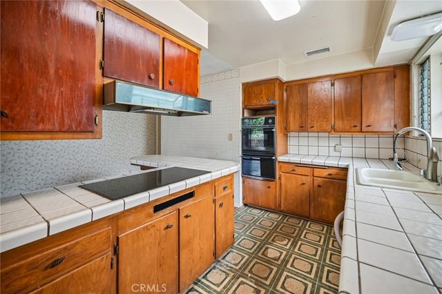 14860 Novice Street, North Hills, CA 91343