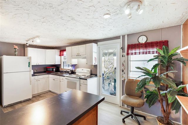 210 ROMA ROAD, Venice, FL 34285