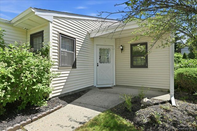 90 Knolls Drive, Stony Brook, NY 11790