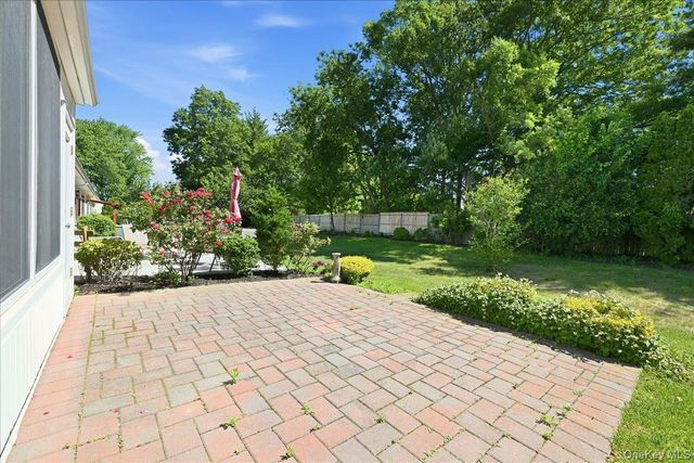 90 Knolls Drive, Stony Brook, NY 11790