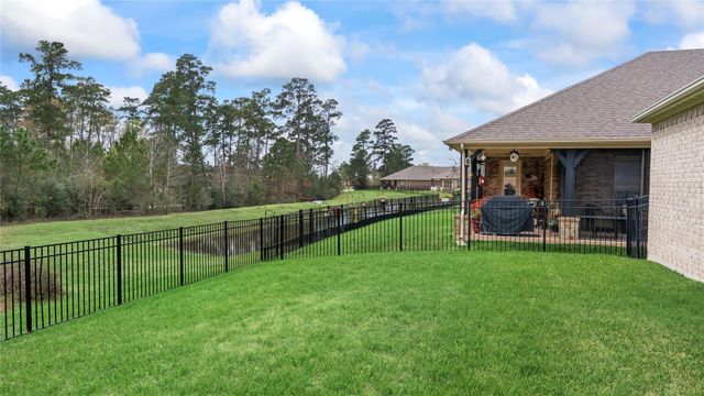 12215 Forest Villas Lane, Conroe, TX 77304