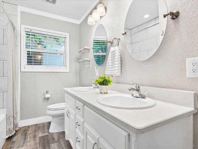4513 Donnelly Avenue, Fort Worth, TX 76107