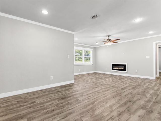 4513 Donnelly Avenue, Fort Worth, TX 76107
