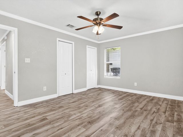 4513 Donnelly Avenue, Fort Worth, TX 76107