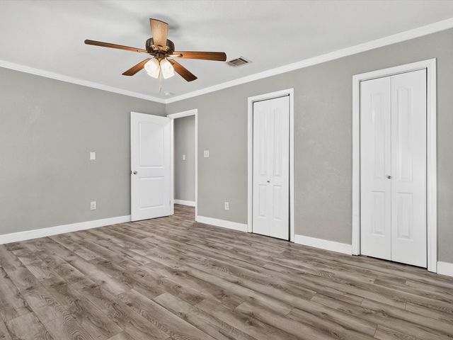 4513 Donnelly Avenue, Fort Worth, TX 76107