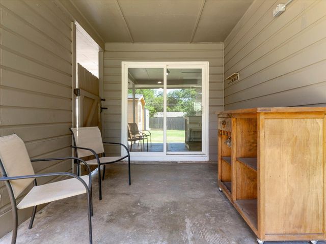 4513 Donnelly Avenue, Fort Worth, TX 76107