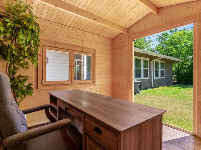 4513 Donnelly Avenue, Fort Worth, TX 76107