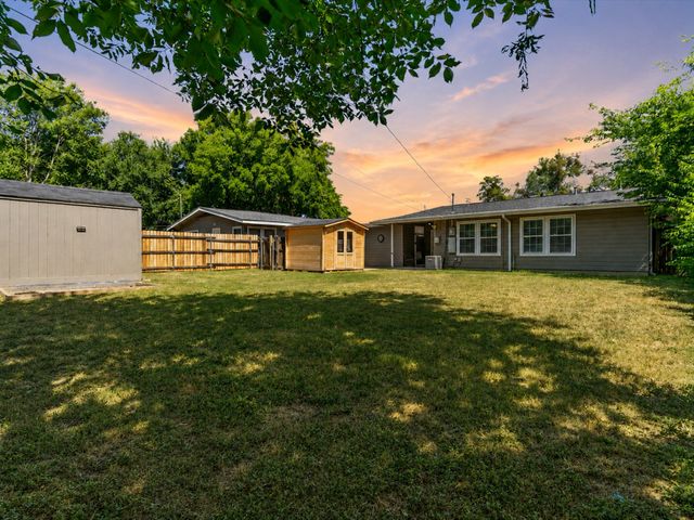 4513 Donnelly Avenue, Fort Worth, TX 76107