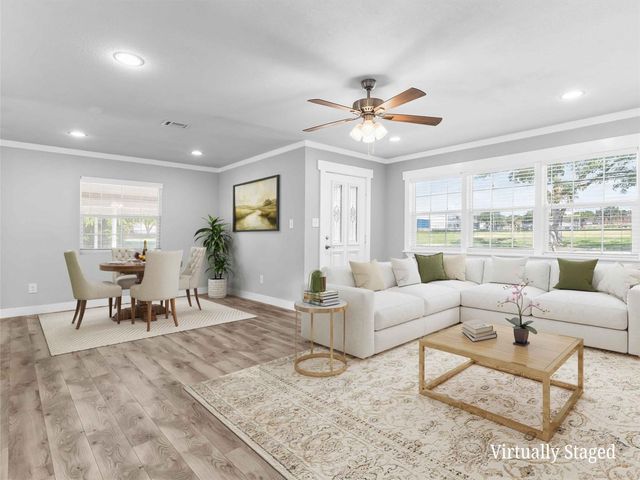 4513 Donnelly Avenue, Fort Worth, TX 76107