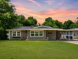 4513 Donnelly Avenue, Fort Worth, TX 76107