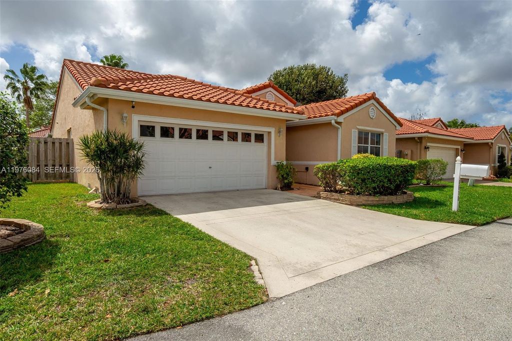 6618 Skipper Ter, Margate, FL 33063