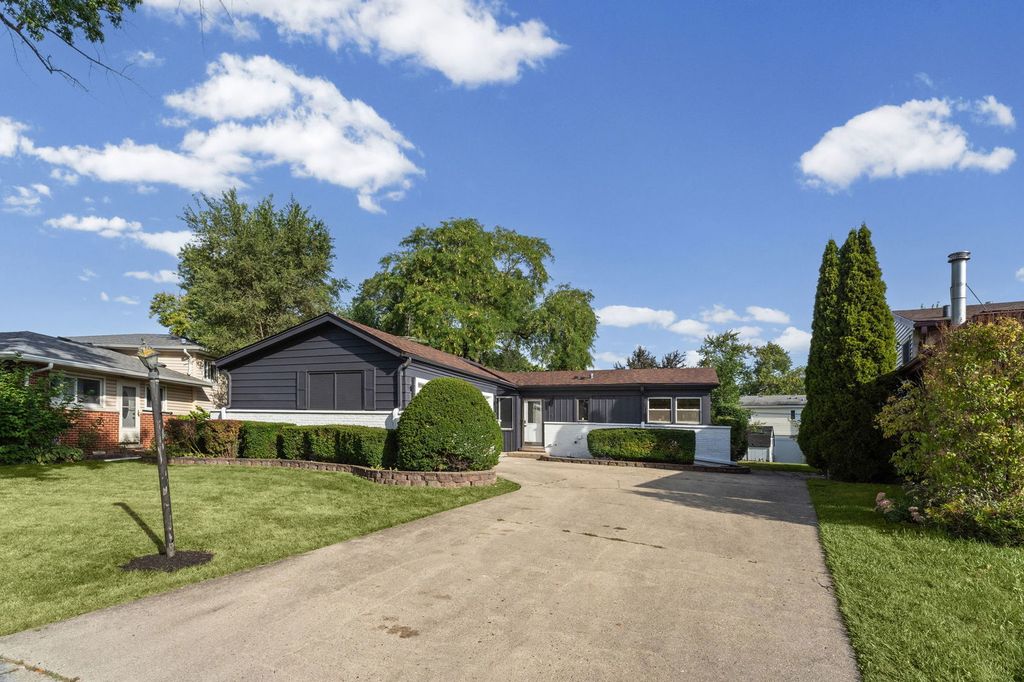 160 Lancaster Lane, Des Plaines, IL 60018 — exterior